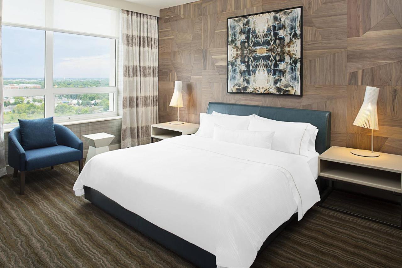 The Westin Chicago North Shore 4*